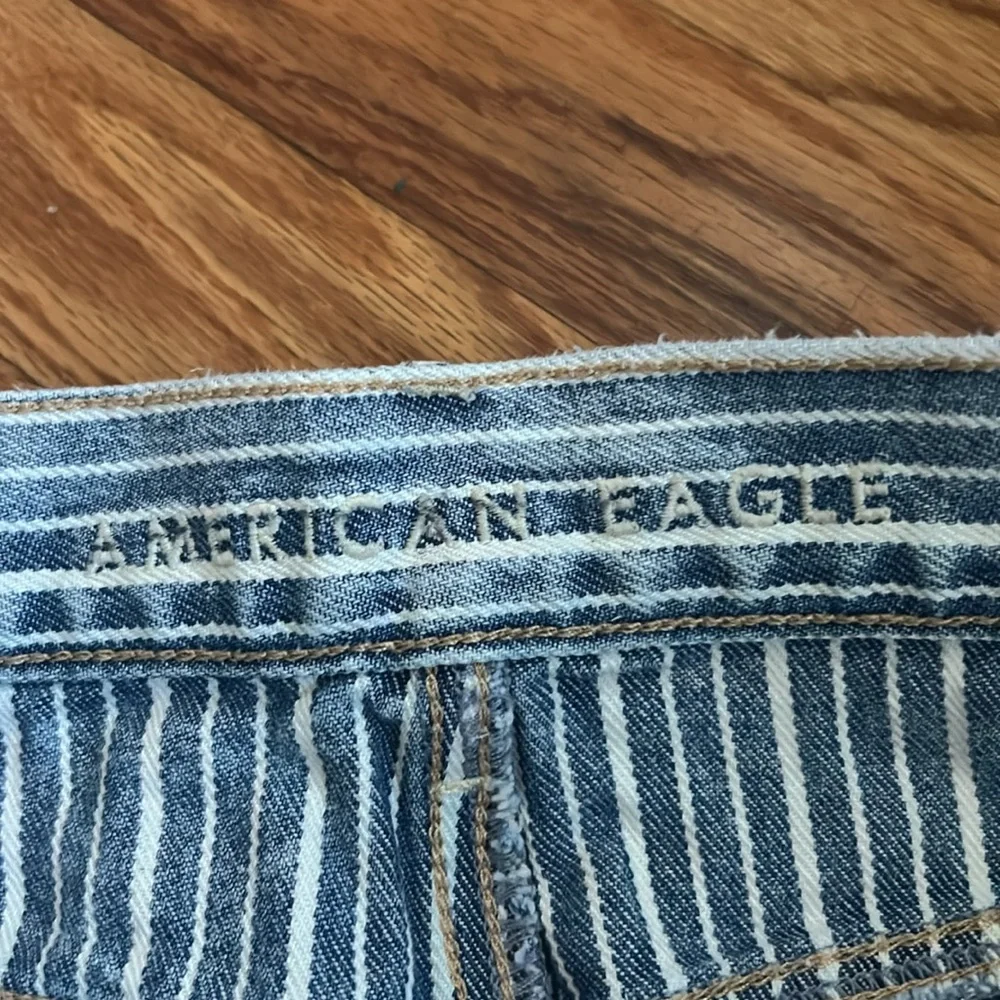Like- new American Eagle Outfitters 90’s Striped Distressed Boyfriend Shorts